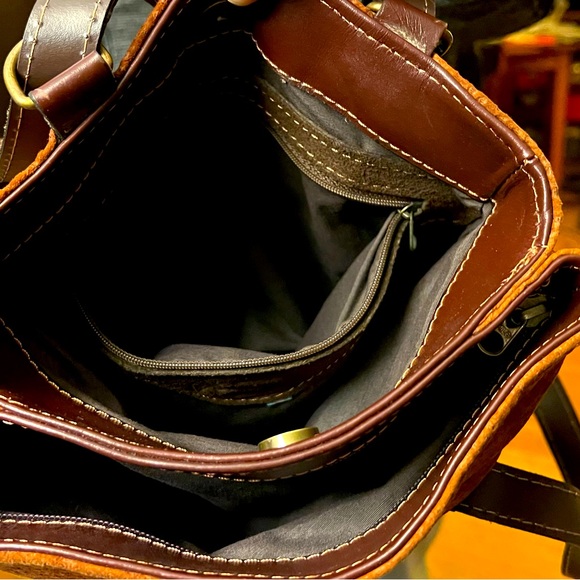 Authentic genuine exotic capybara/carpincho hide bag/backpack. - Picture 2 of 5